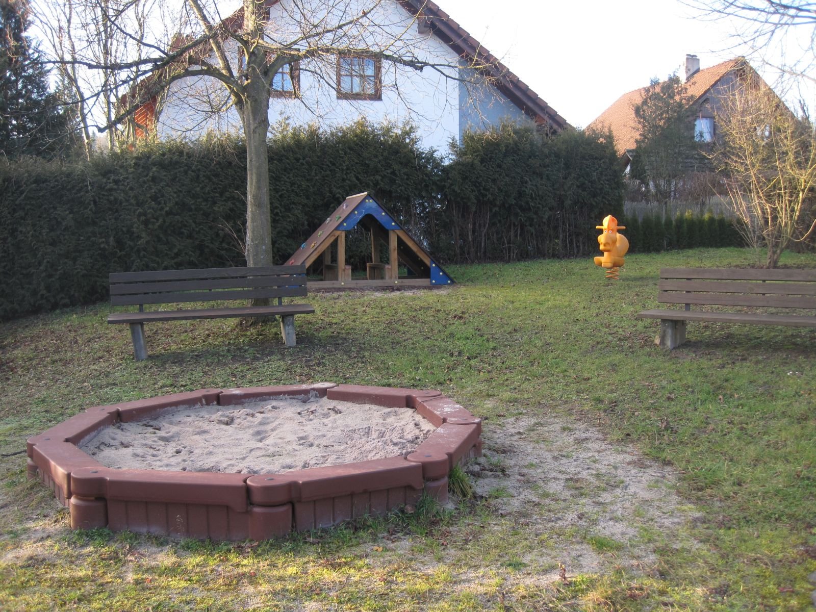                                                     Spielplatz Dornburger Straße                                    